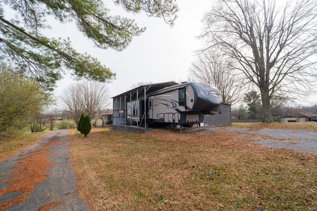 120 Twilla Ln, Smithville, TN 37166