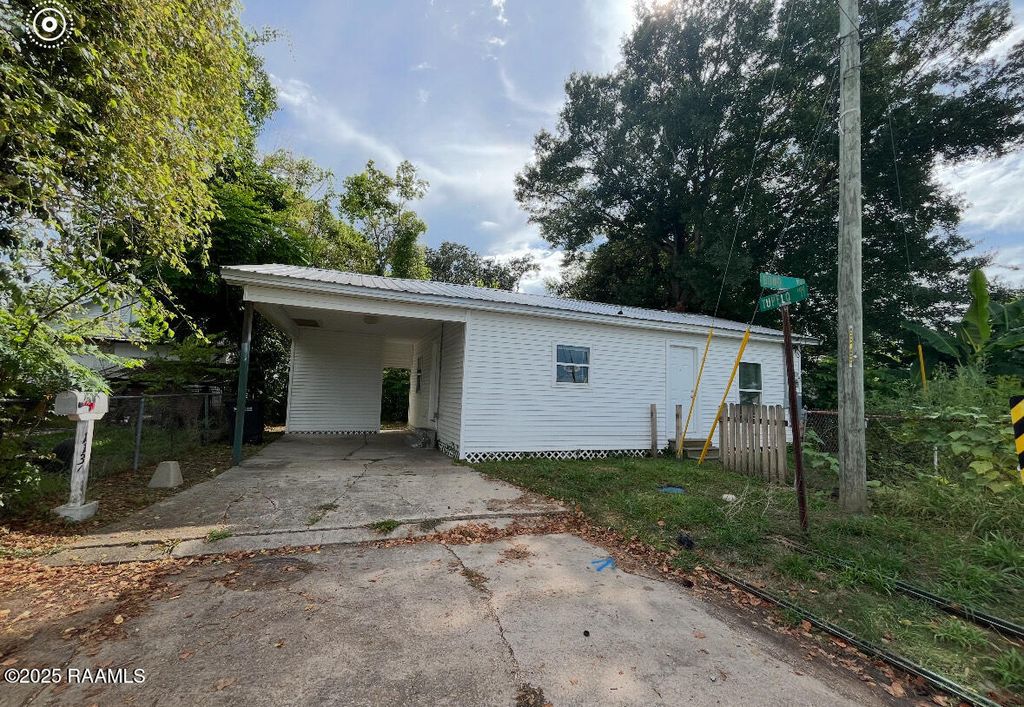 1136 Tupelo Street, New Iberia, LA 70560