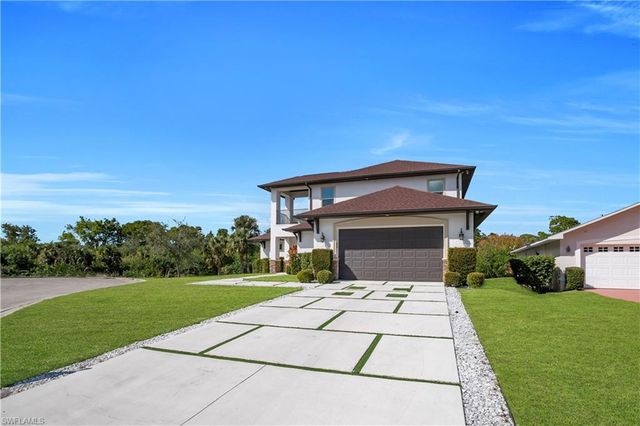 15361 River Cove CT, North Fort Myers, FL 33917