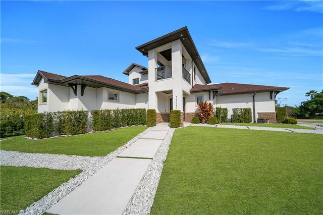 15361 River Cove CT, North Fort Myers, FL 33917