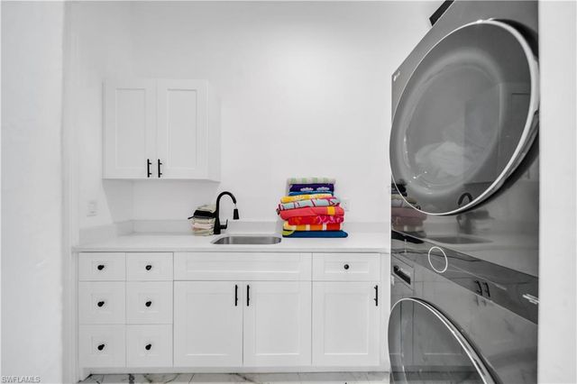 15361 River Cove CT, North Fort Myers, FL 33917