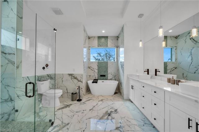 15361 River Cove CT, North Fort Myers, FL 33917