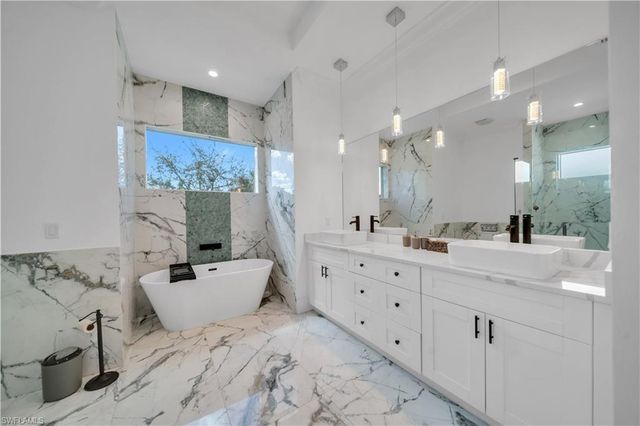 15361 River Cove CT, North Fort Myers, FL 33917