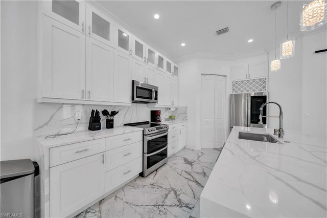 15361 River Cove CT, North Fort Myers, FL 33917