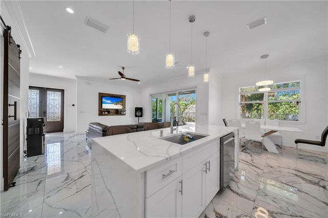 15361 River Cove CT, North Fort Myers, FL 33917