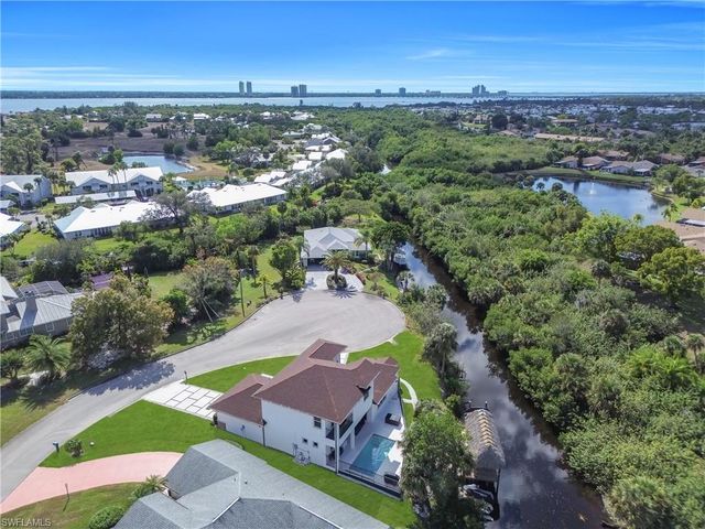 15361 River Cove CT, North Fort Myers, FL 33917