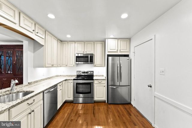 2597 TREE HOUSE DR, Woodbridge, VA 22192
