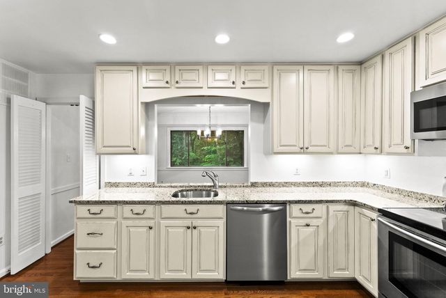 2597 TREE HOUSE DR, Woodbridge, VA 22192
