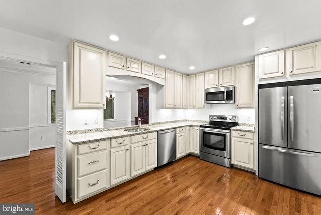 2597 TREE HOUSE DR, Woodbridge, VA 22192