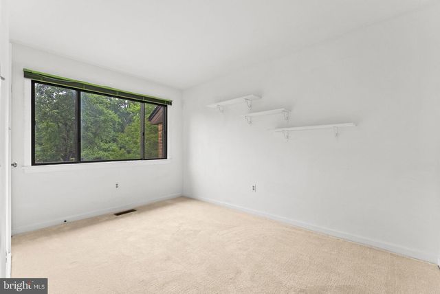 2597 TREE HOUSE DR, Woodbridge, VA 22192
