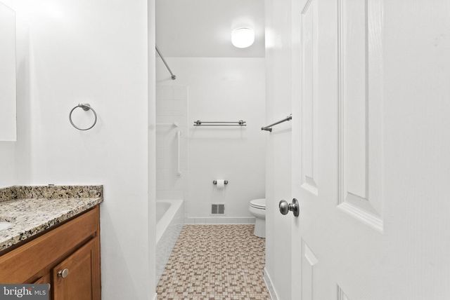 2597 TREE HOUSE DR, Woodbridge, VA 22192