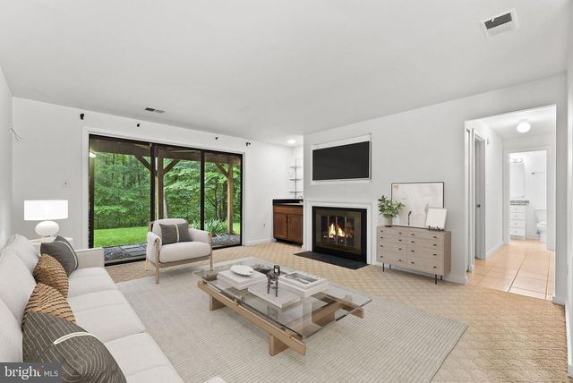 2597 TREE HOUSE DR, Woodbridge, VA 22192