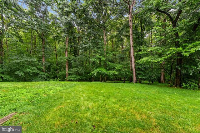 2597 TREE HOUSE DR, Woodbridge, VA 22192