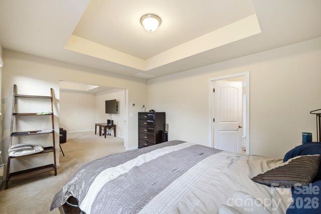 504 Knothole Lane, Charlotte, NC 28214