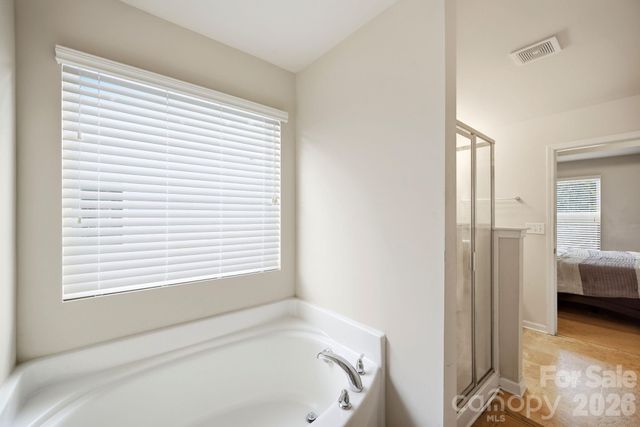 504 Knothole Lane, Charlotte, NC 28214