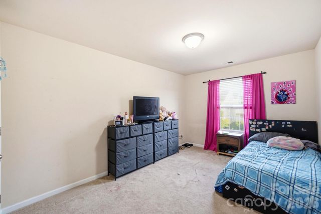 504 Knothole Lane, Charlotte, NC 28214