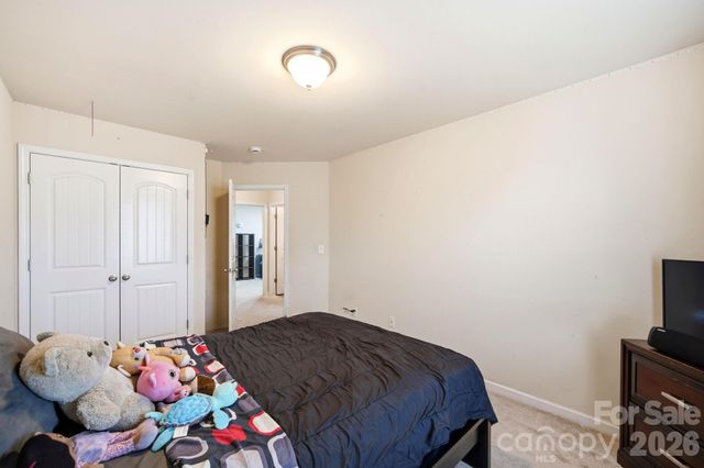 504 Knothole Lane, Charlotte, NC 28214