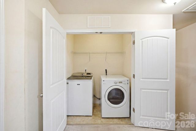 504 Knothole Lane, Charlotte, NC 28214