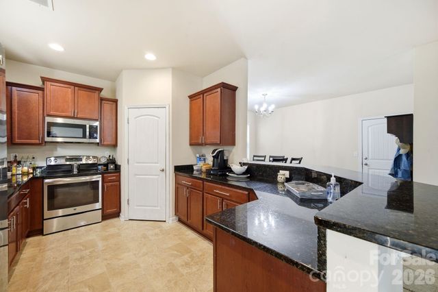 504 Knothole Lane, Charlotte, NC 28214