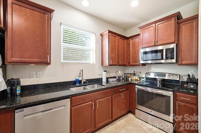 504 Knothole Lane, Charlotte, NC 28214