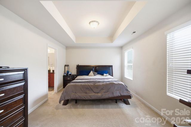 504 Knothole Lane, Charlotte, NC 28214