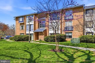 10222 BUSHMAN DR #8101, Oakton, VA 22124