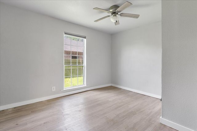 1311 S Clements Street, Gainesville, TX 76240