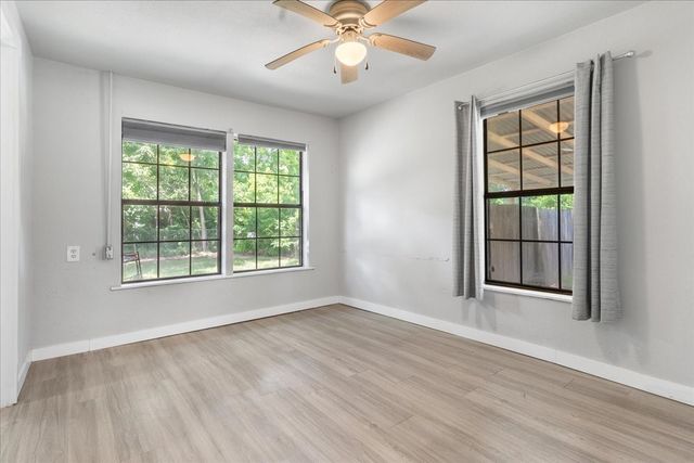 1311 S Clements Street, Gainesville, TX 76240