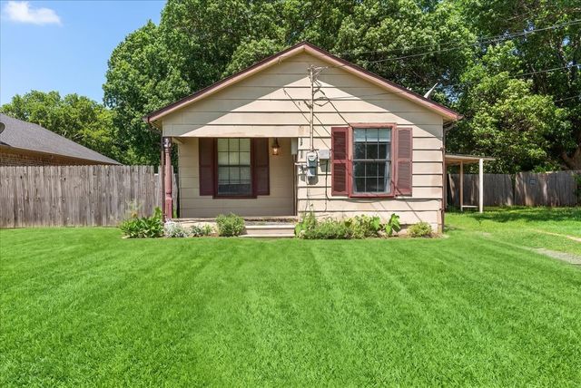 1311 S Clements Street, Gainesville, TX 76240