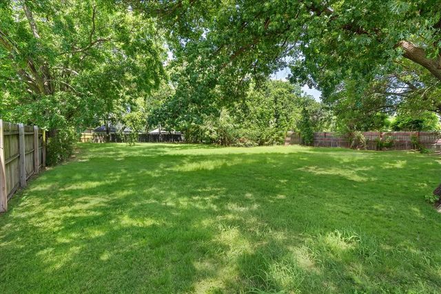 1311 S Clements Street, Gainesville, TX 76240