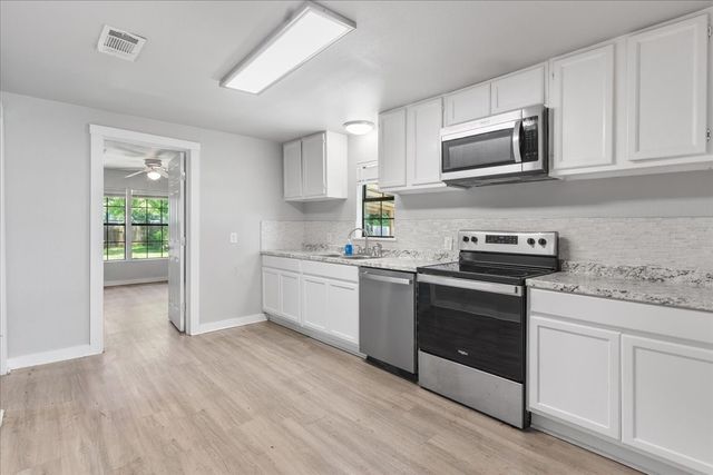 1311 S Clements Street, Gainesville, TX 76240