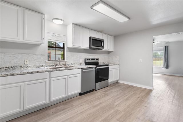 1311 S Clements Street, Gainesville, TX 76240