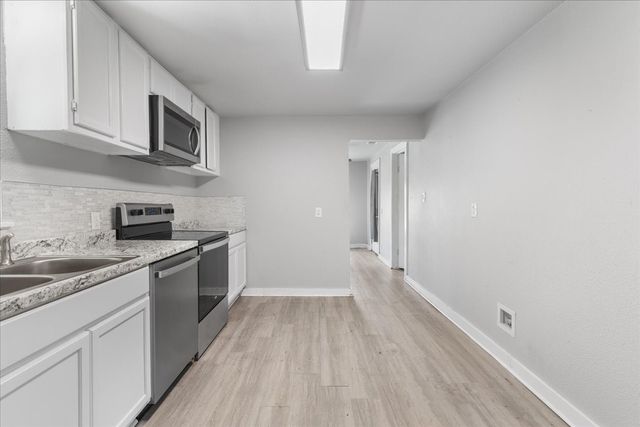 1311 S Clements Street, Gainesville, TX 76240