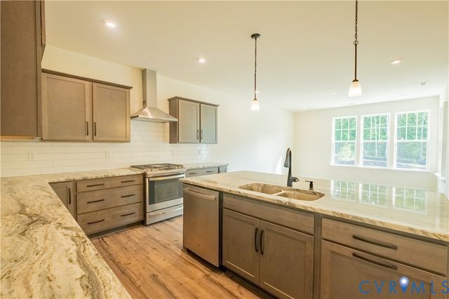 18429 Palisades Ct, Chesterfield, VA 23120