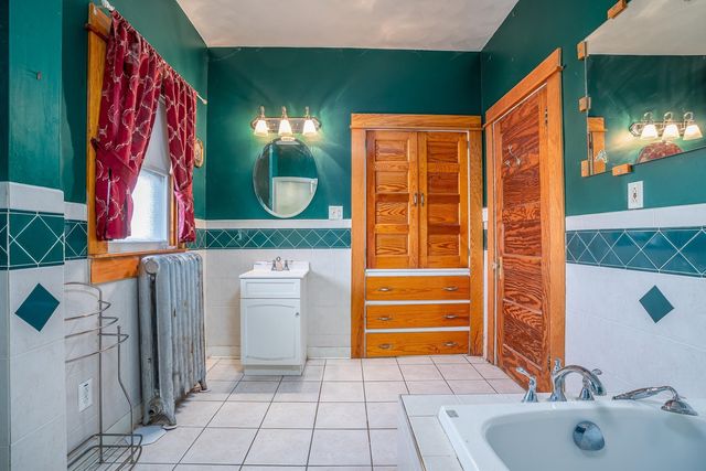 1320 11th Street, Rock Island, IL 61201