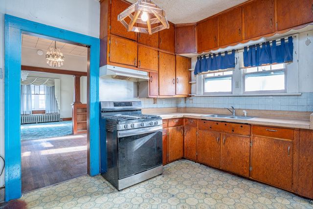 1320 11th Street, Rock Island, IL 61201