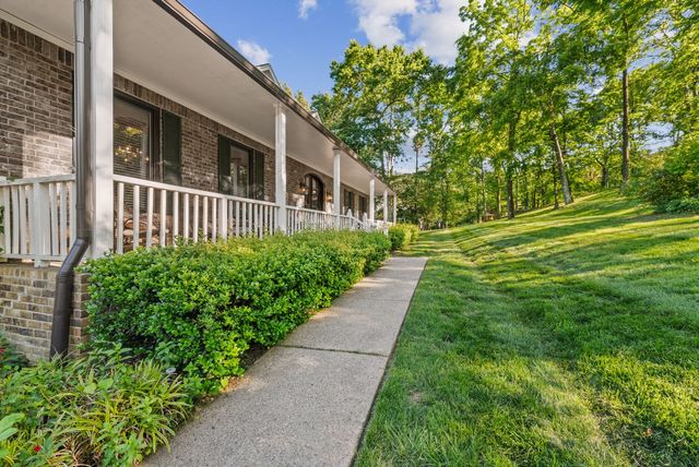 105 Foxwood Ln, SW, Franklin, TN 37069