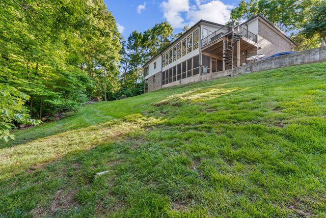 105 Foxwood Ln, SW, Franklin, TN 37069