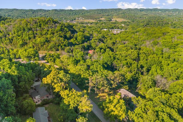105 Foxwood Ln, SW, Franklin, TN 37069