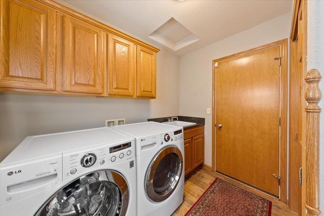 1716 Highlandview DRIVE, West Bend, WI 53095