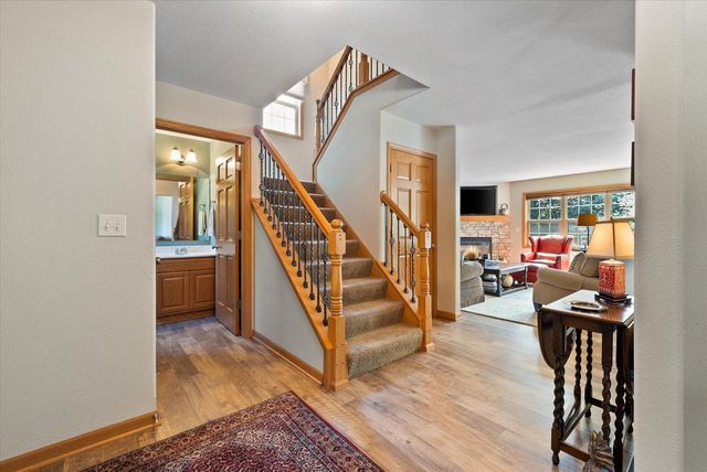 1716 Highlandview DRIVE, West Bend, WI 53095