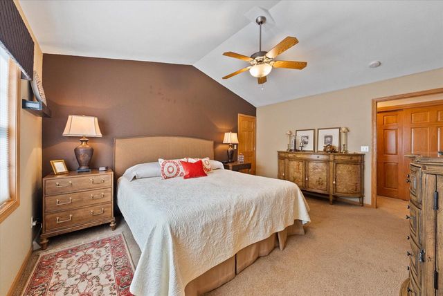 1716 Highlandview DRIVE, West Bend, WI 53095