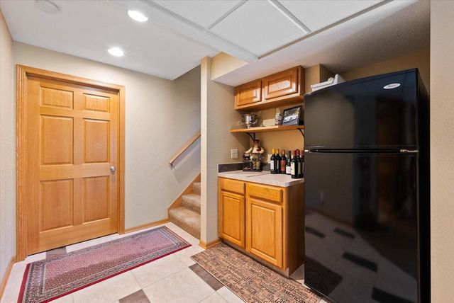 1716 Highlandview DRIVE, West Bend, WI 53095