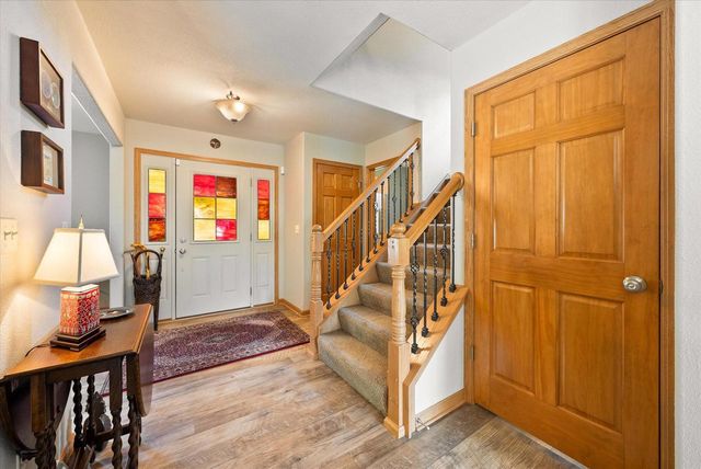 1716 Highlandview DRIVE, West Bend, WI 53095