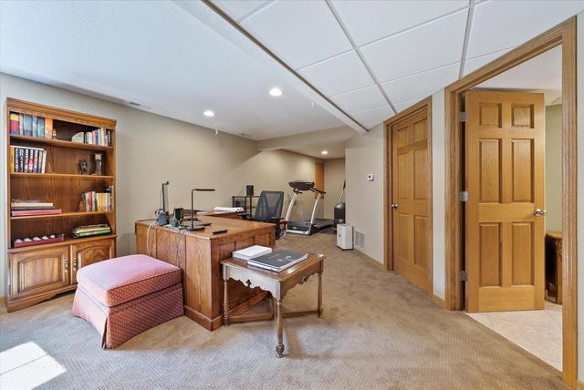 1716 Highlandview DRIVE, West Bend, WI 53095