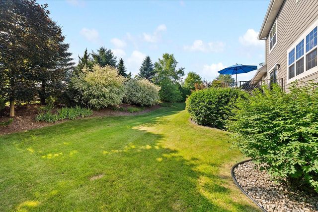1716 Highlandview DRIVE, West Bend, WI 53095