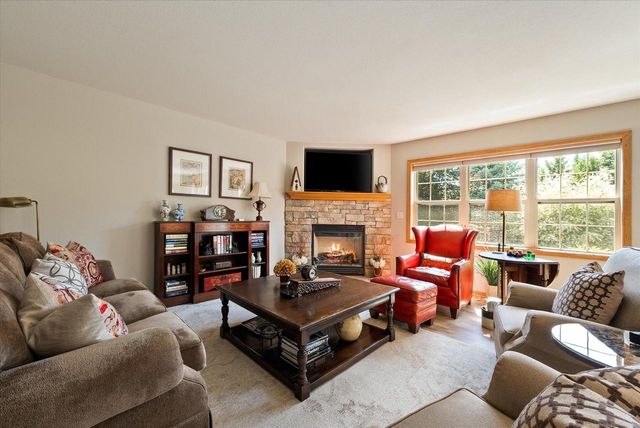 1716 Highlandview DRIVE, West Bend, WI 53095