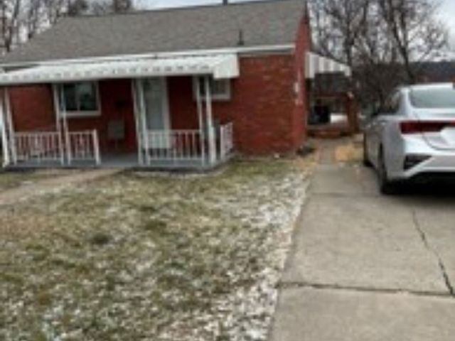108 Delrose Dr, Liberty Boro, PA 15133