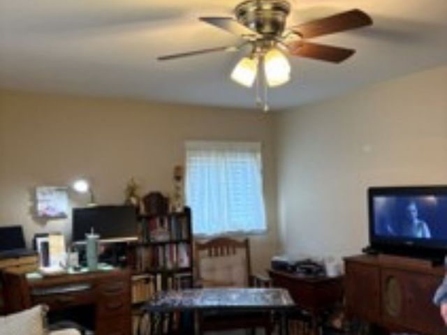 108 Delrose Dr, Liberty Boro, PA 15133