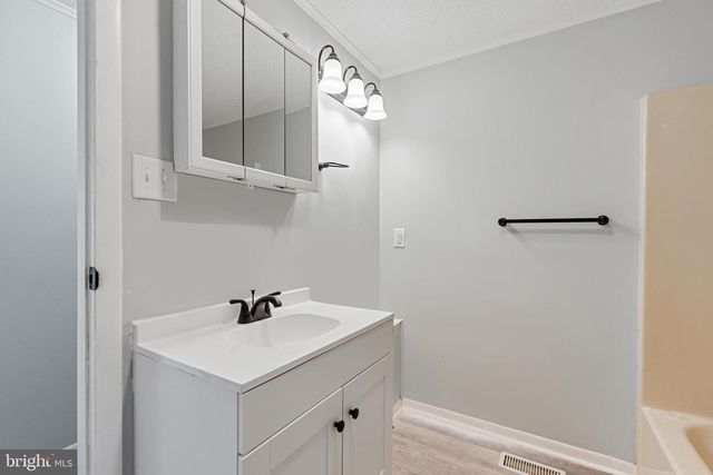 2164 GARWOOD RD, Sicklerville, NJ 08081